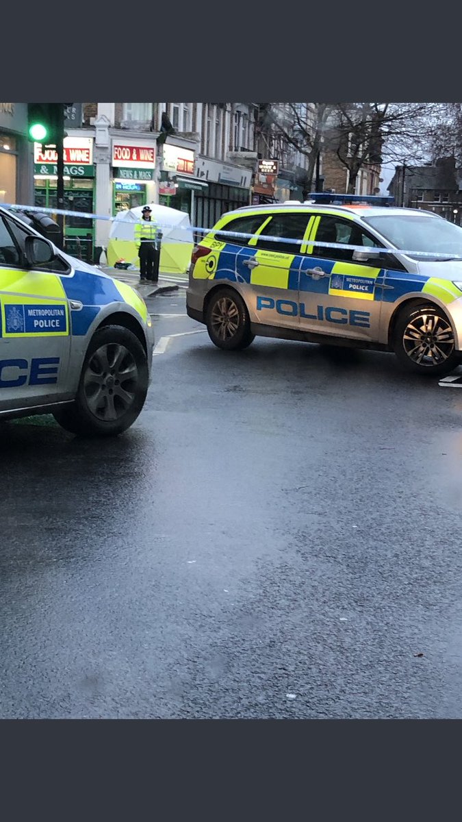 A man believed to be in his 30s has been stabbed to death on Lordship Lane in EastDulwich, SE22.   Scotland Yard confirmed Police were called just after 2.30am this morning.   There have been no arrests at this stage and a crime scene remains. Photo's: @Phil_McCrae88   