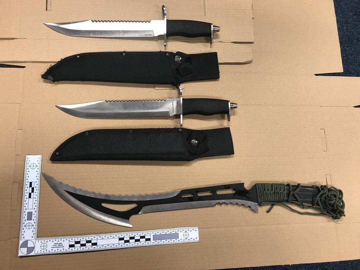 #BarnetGangsUnit arrested 2 males in Finchley N12 after being found in possession of these knives in a car. 