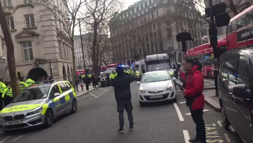 Clash outside Indian High Commission in London as a large number of Sikhs and Kashmiris protest against Indian oppression: police arrived after protesters attacked by a pro-BJP group   