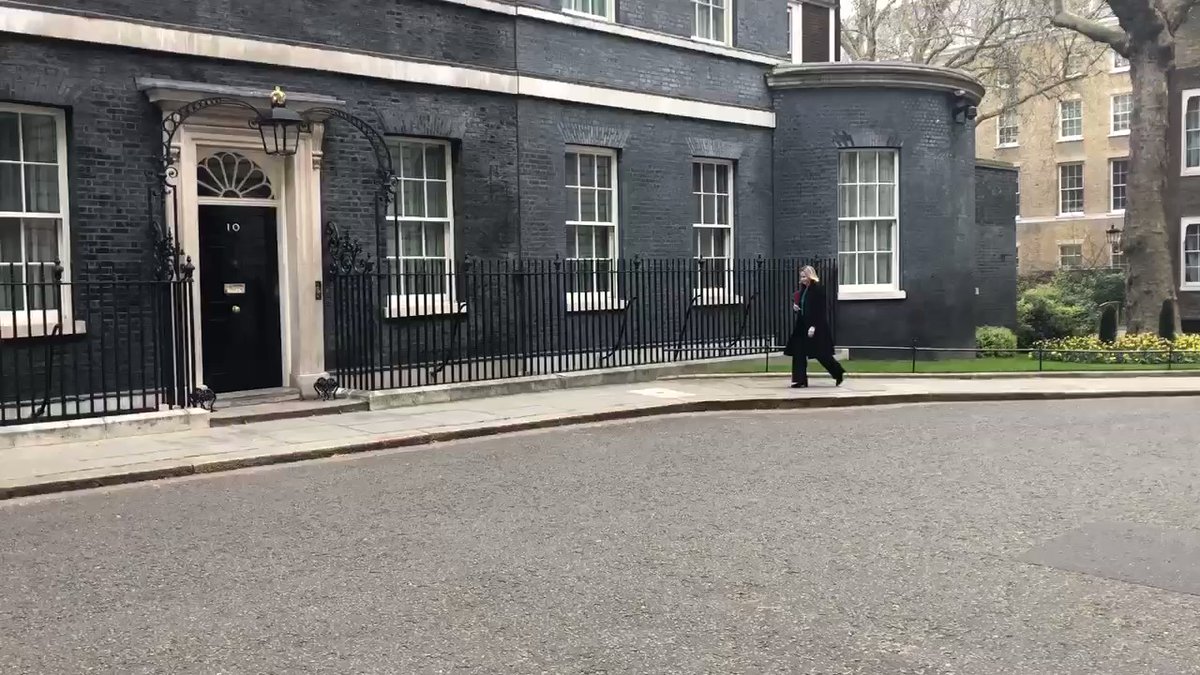 Brexit at No10 PM May hosts 5 hours of make or break meetings with deeply split cabinet - Long slow almost pained and resigned walk up to door by Amber Rudd   