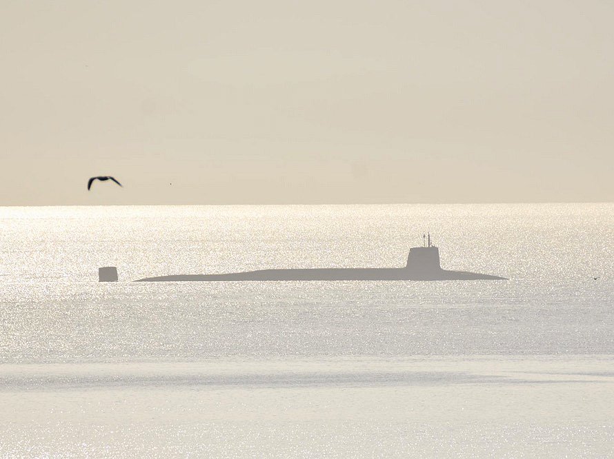 Vanguard class boat going up the Clyde this evening #CASD50    