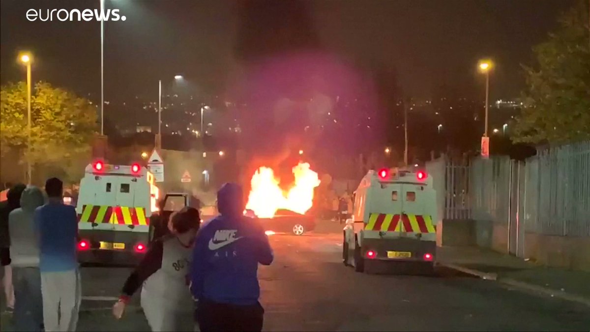 29-year old journalist @LyraMcKee shot dead while covering Londonderry riots    