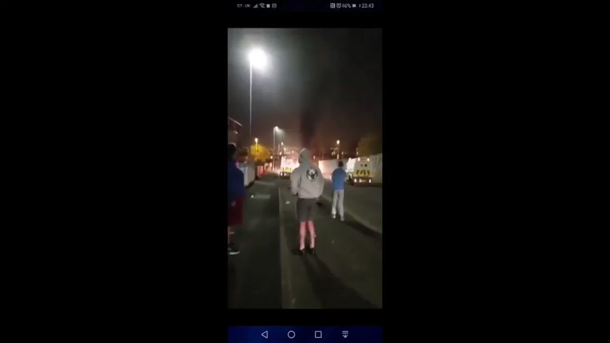 It was after this that Lyra McKee was shot. A Facebook livestream appears to have filmed this event. You can hear shots, screams, and then the camera turns to point at a person lying on the ground next to a @PoliceServiceNI vehicle.