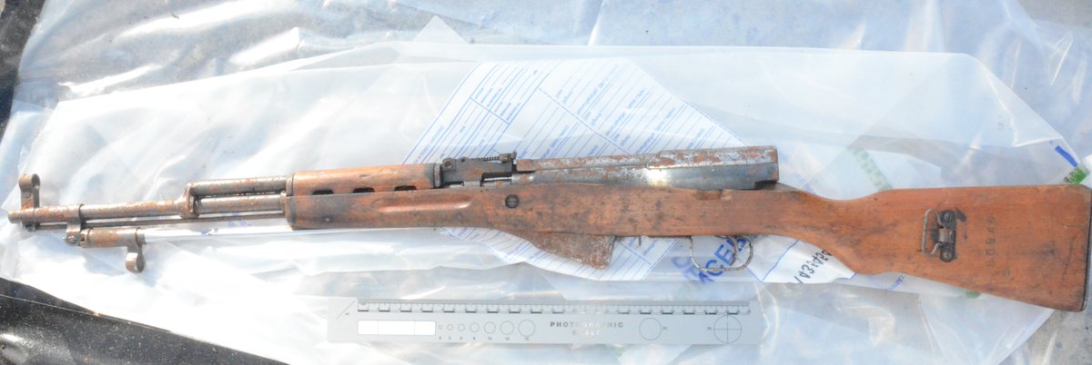 Police seized two assault rifles and a submachine gun in raids linked to INLA criminality in Derry today. Class B drugs, counterfeit clothing, DVDs, £13,000 in cash, phones, tablets, documentation, over 7,000 tobacco products also found. Two men, 44 and 43 were arrested   