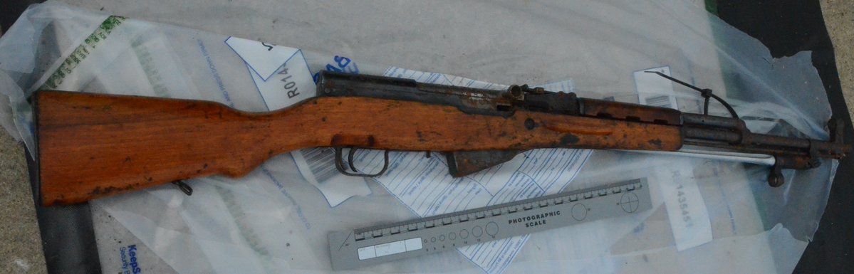 Police seized two assault rifles and a submachine gun in raids linked to INLA criminality in Derry today. Class B drugs, counterfeit clothing, DVDs, £13,000 in cash, phones, tablets, documentation, over 7,000 tobacco products also found. Two men, 44 and 43 were arrested   