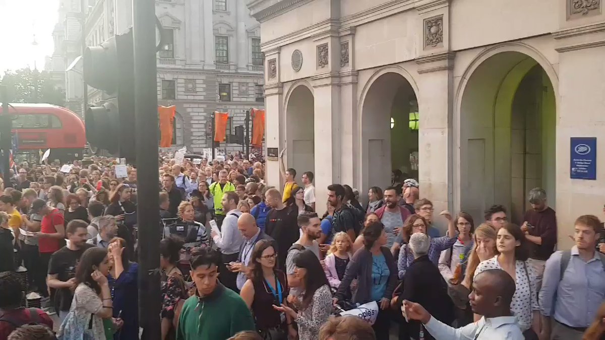 Remainers are taking Waterloo Bridge