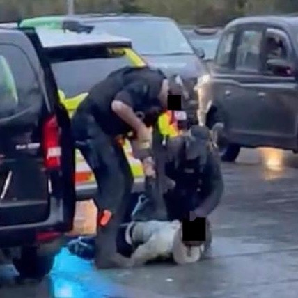 The SCO19 ARV Officers Guns Drawn on Bank Robber that was shot dead by Police yesterday evening.. in Kensington London