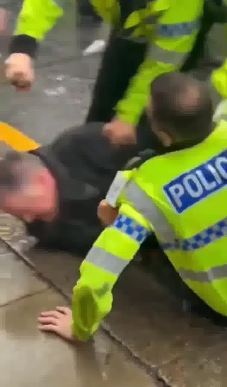 Telegraph report: At least 17 injured in Liverpool stampede