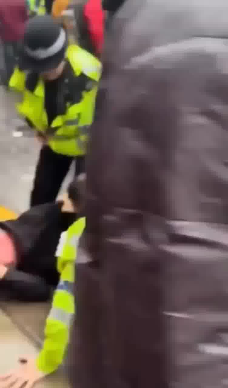 Telegraph report: At least 17 injured in Liverpool stampede